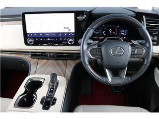 2024 LEXUS LM LM500h Version L photo 3