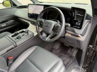 2024 LEXUS LM 500h EXECUTIVE AWD photo 5