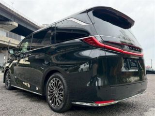 2024 LEXUS LM 500h EXECUTIVE AWD photo 3