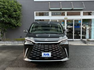 2025 LEXUS LM 500h Version L 4WD photo 4