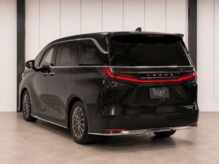 2025 LEXUS LM 500h Version L 4WD photo 5