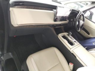 2025 LEXUS LM LM500h Version L photo 3