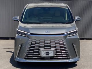 2024 LEXUS LM LM500h Executive photo 2