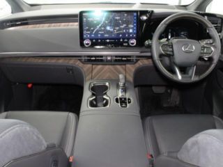 2025 LEXUS LM LM500h Version L photo 2