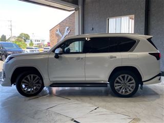 2022 LEXUS LX LX600 Executive / Modellista Aero / COOLBOX photo 5