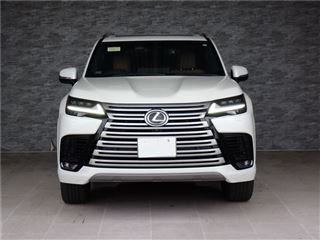 2023 LEXUS LX photo 5