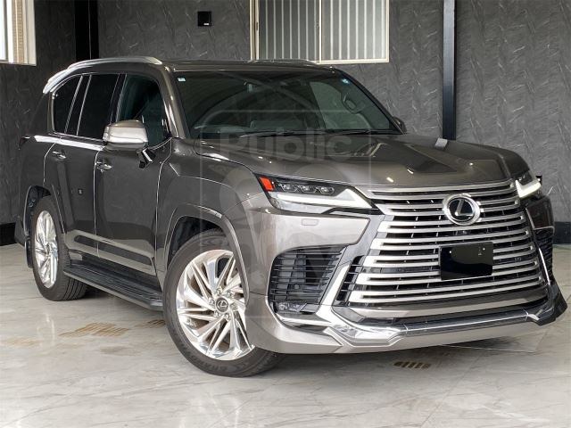2022 LEXUS LX LX600 Executive / Modellista Aero / Rear Entertainment