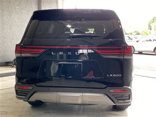 2023 LEXUS LX LX600 / COOLBOX / Mark Levinson / Rear Entertainment photo 3