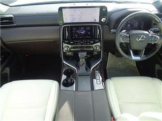 2023 LEXUS LX 600 base photo 3