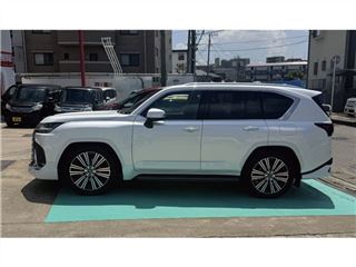 2023 LEXUS LX LX600 4WD, Modellista aero kit, aftermarket security system. photo 5