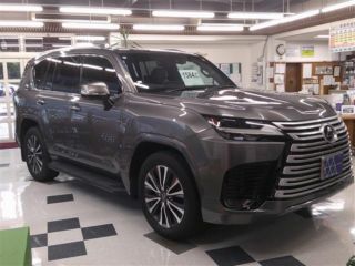 2022 LEXUS LX LX600 7 people AWD photo 2