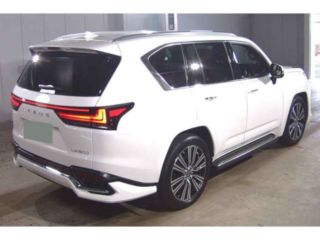 2023 LEXUS LX LX600 photo 4