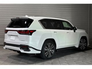 2023 LEXUS LX LX600, purchased from a user, one owner. photo 2