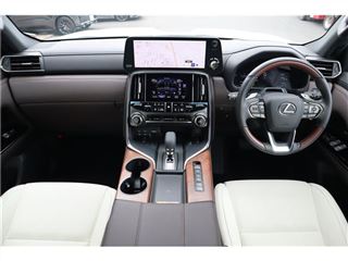2026 LEXUS LX 700h 4WD photo 3
