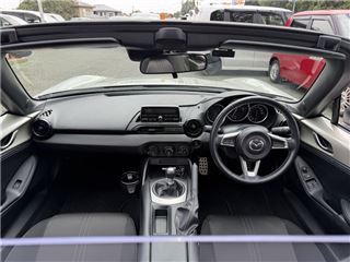 2022 MAZDA ROADSTER NR-A ★ Manual Transmission ★ Mazda Speed ​​Aero ★ 16-inch Alloy Wheels ★ Center Sensor ★ Dashcam photo 3
