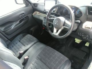2024 MITSUBISHI DELICA MINI TP Premium 4WD photo 3
