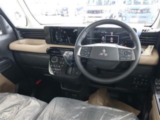 2026 MITSUBISHI DELICA MINI T Premium Two-Tone photo 2