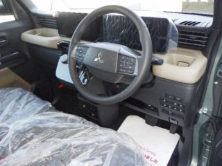 2026 MITSUBISHI DELICA MINI 4WD T Premium Deli Package photo 3