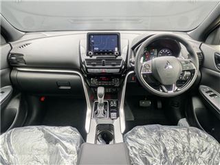 2025 MITSUBISHI ECLIPSE CROSS Black Edition ★ Registered, Unused Vehicle ★ Genuine Smartphone-Compatible Navigation System photo 3