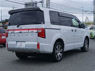 2022 MITSUBISHI DELICA D:5 P Black Edition photo 2