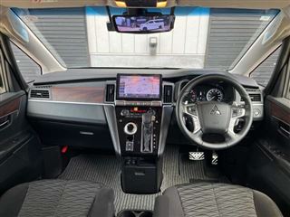 2024 MITSUBISHI DELICA D:5 2.2 P Diesel Turbo 4WD photo 2