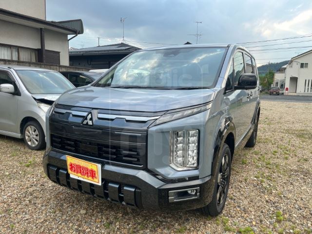 2026 MITSUBISHI DELICA D:5 P8-seater