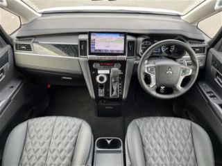 2025 MITSUBISHI DELICA D:5 Black Edition 4WD photo 3
