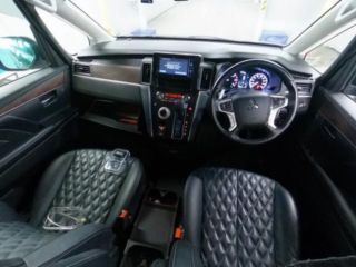 2023 MITSUBISHI DELICA D:5 P Leather Seats photo 3