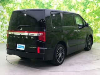 2023 MITSUBISHI DELICA D:5 4WD Urban Gear P Edition photo 3