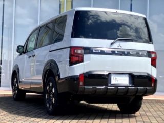 2026 MITSUBISHI DELICA D:5 P photo 2
