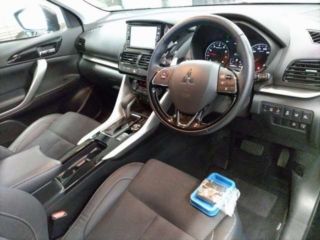 2021 MITSUBISHI ECLIPSE CROSS G Plus Package 4WD photo 3