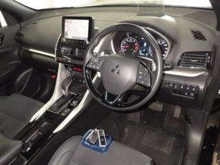 2022 MITSUBISHI ECLIPSE CROSS G Plus Package 4WD photo 3