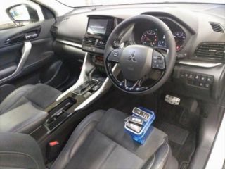 2021 MITSUBISHI ECLIPSE CROSS G Plus Package 4WD photo 3
