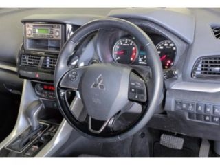2022 MITSUBISHI ECLIPSE CROSS G photo 3