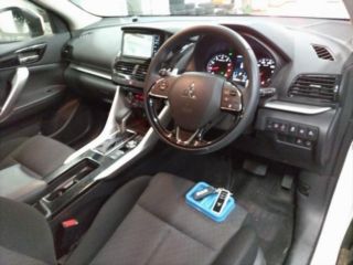 2022 MITSUBISHI ECLIPSE CROSS G 4WD photo 3