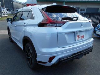 2021 MITSUBISHI ECLIPSE CROSS P 4WD photo 4