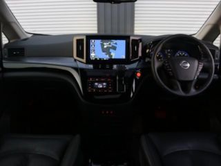 2021 NISSAN ELGRAND VIP 3-row vehicle, black leather seats photo 3