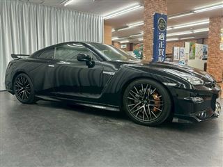 2024 NISSAN GT-R Black Edition photo 4