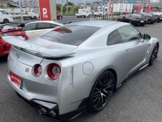 2025 NISSAN GT-R Premium Edition photo 2