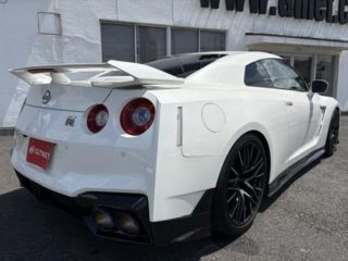 2025 NISSAN GT-R Premium Edition photo 2