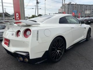 2025 NISSAN GT-R Pure Edition photo 2