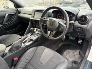 2025 NISSAN GT-R Pure Edition photo 4