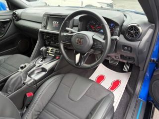 2023 NISSAN GT-R Pure Edition photo 3