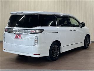 2022 NISSAN ELGRAND 250 Highway Star S Urban Chrome - One Owner photo 3