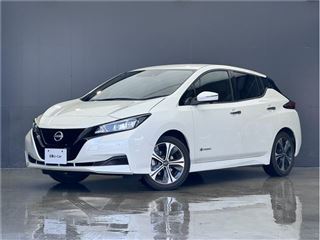 2022 NISSAN LEAF XV Selection ★ 1 Owner ★ Genuine 9-inch Navigation System ★ ProPILOT ★ Alamoni (Automatic Monitor) ★ Cold Weather Package