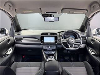 2022 NISSAN LEAF XV Selection ★ 1 Owner ★ Genuine 9-inch Navigation System ★ ProPILOT ★ Alamoni (Automatic Monitor) ★ Cold Weather Package photo 3