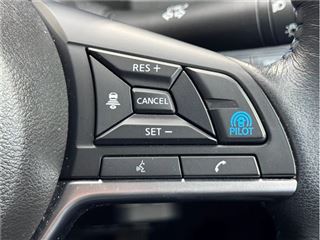 2022 NISSAN LEAF XV Selection ★ 1 Owner ★ Genuine 9-inch Navigation System ★ ProPILOT ★ Alamoni (Automatic Monitor) ★ Cold Weather Package photo 5