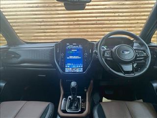 2025 SUBARU FORESTER Premium S:HEV EX photo 3