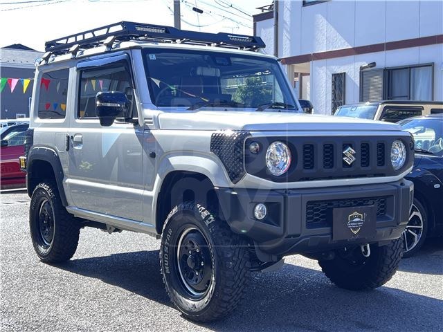 2024 SUZUKI JIMNY XC, aftermarket 10-inch digital display, CarPlay, backup camera, digital rearview mirror, ETC