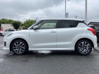 2022 SUZUKI SWIFT RS photo 2
